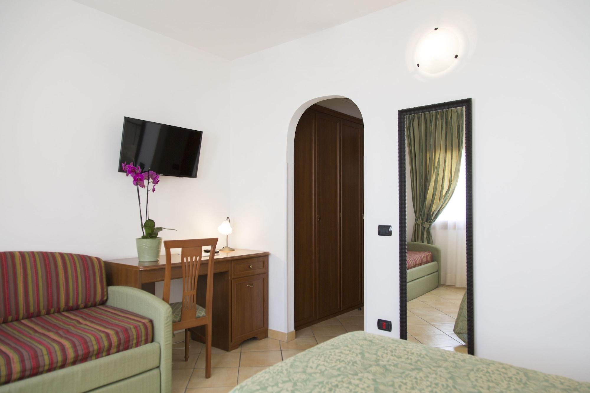 Blu Hotel Morisco Cannigione Bagian luar foto