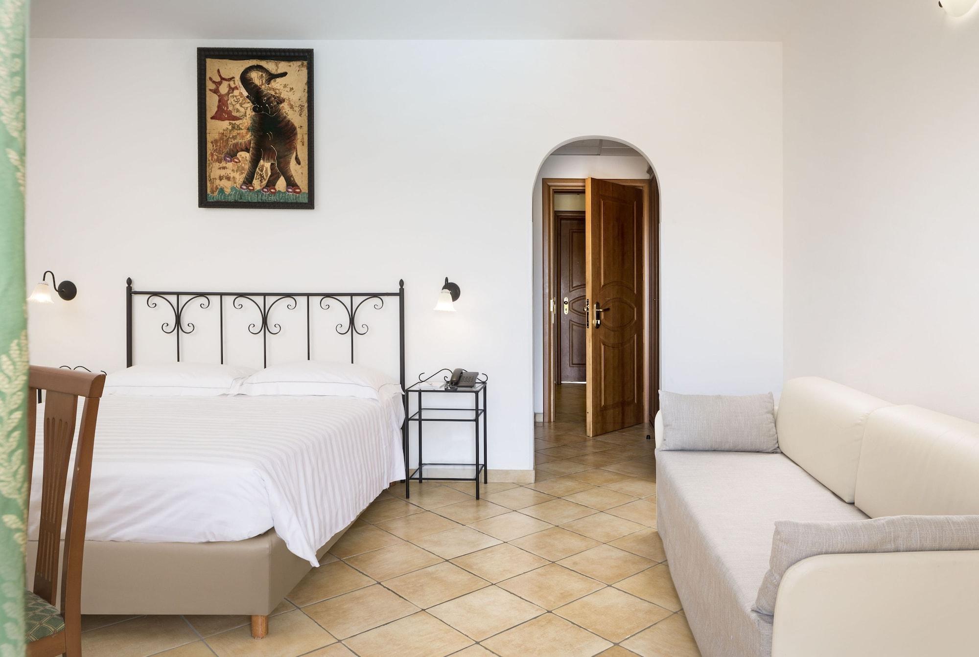 Blu Hotel Morisco Cannigione Bagian luar foto