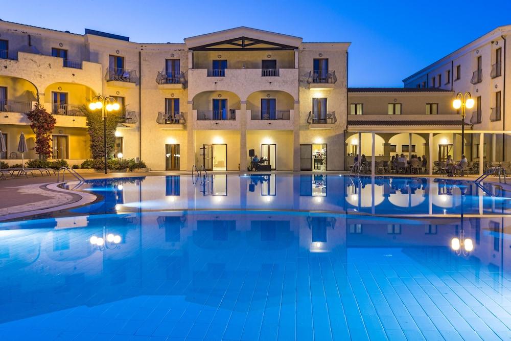 Blu Hotel Morisco Cannigione Bagian luar foto