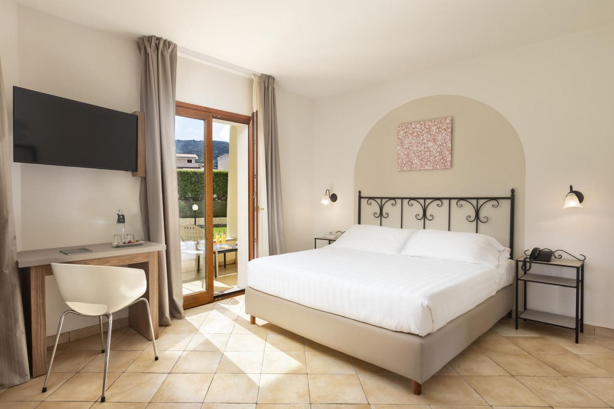 Blu Hotel Morisco Cannigione Bagian luar foto