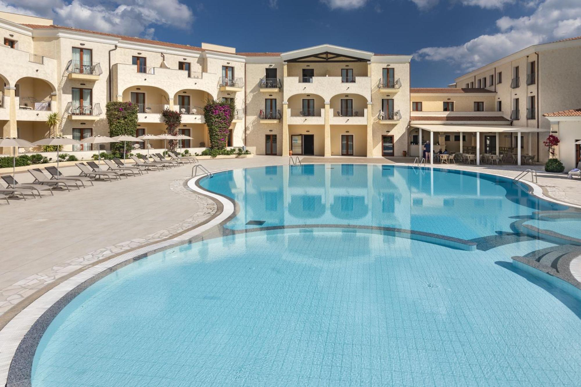 Blu Hotel Morisco Cannigione Bagian luar foto